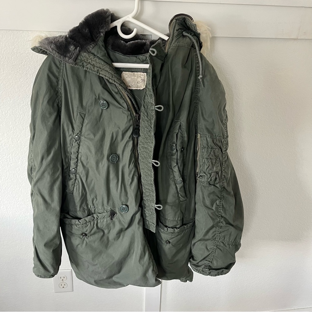 Military Men's Large Extreme Cold Weather Parka with Faux Fur Hood